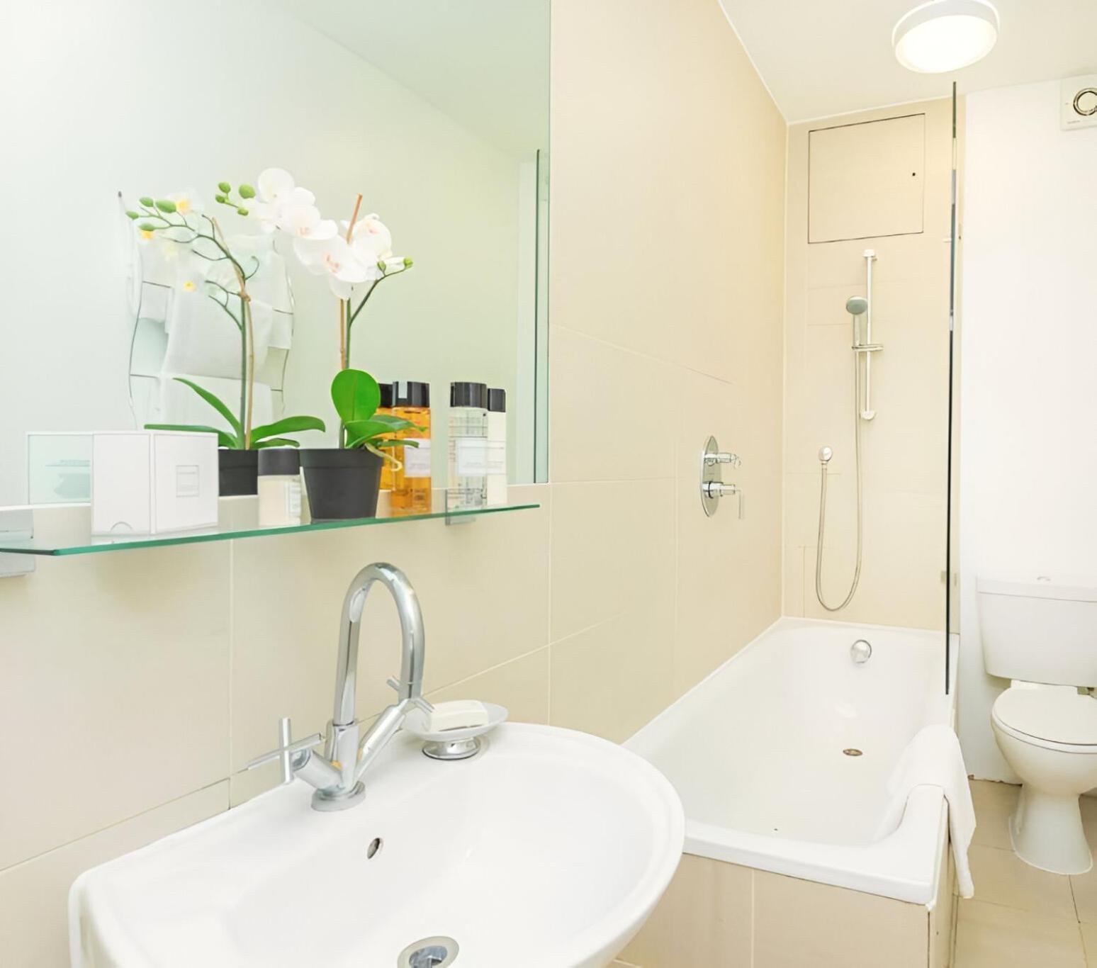 Picton 2Br Apartment - Prime Location & Comfort London Exterior photo